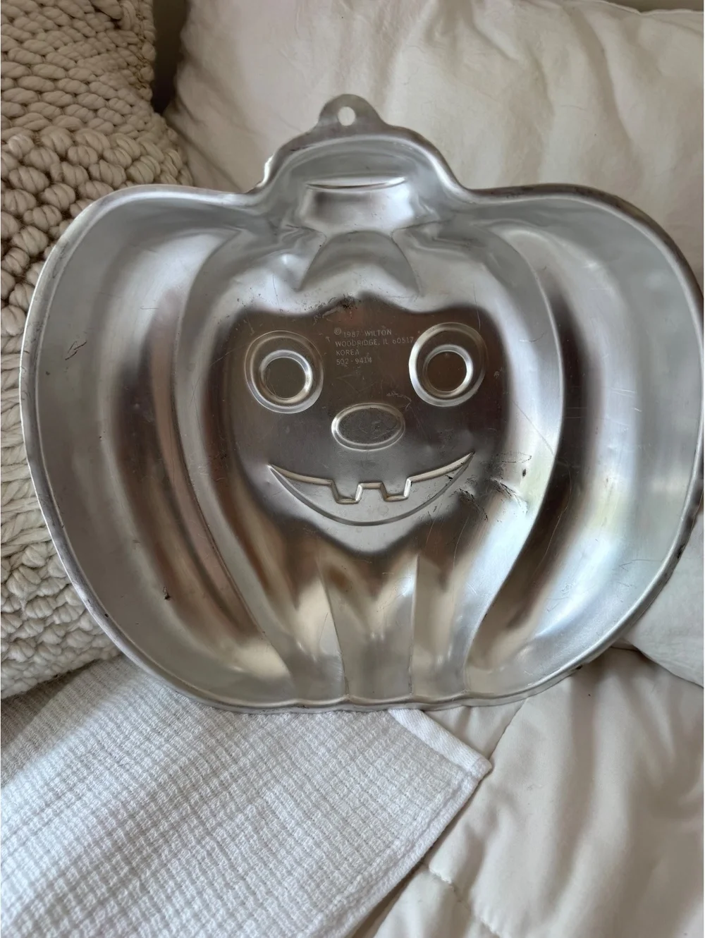 Vintage 1987 Wilton Jack O Lantern Pumpkin Cake Pan Aluminum Mold 502-9414